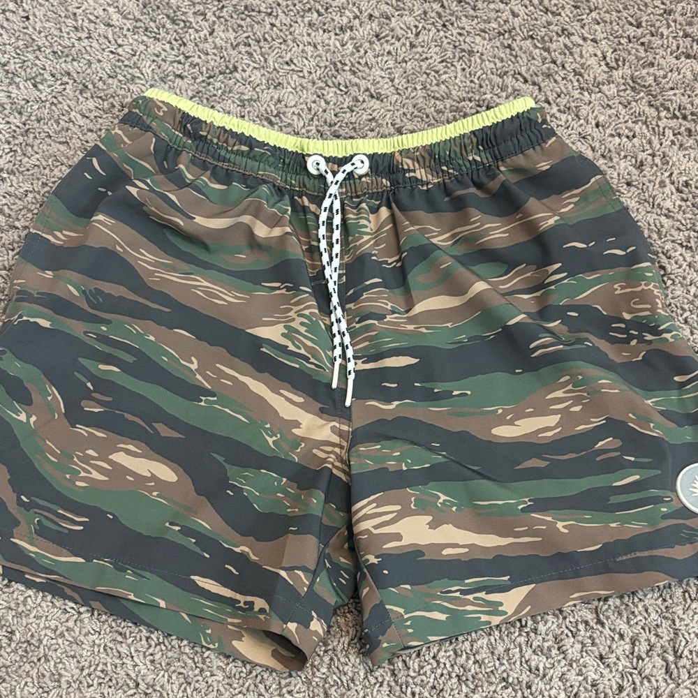 Men's Green Camo Swim Trunks chubbies S 5.5 inseam